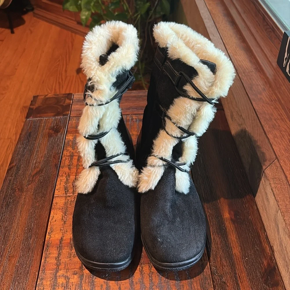 Clarks Suede Leather Faux Fur Trim Comfort Ankle Boot Booties, Women 8M Black